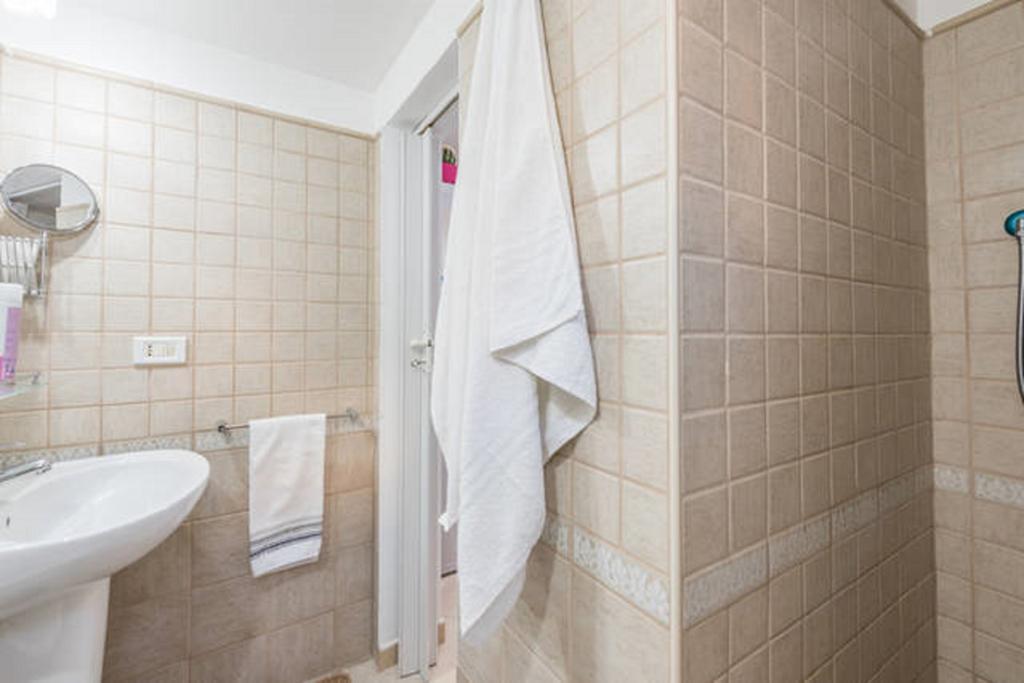 Al Cortile Apartment Бари Екстериор снимка