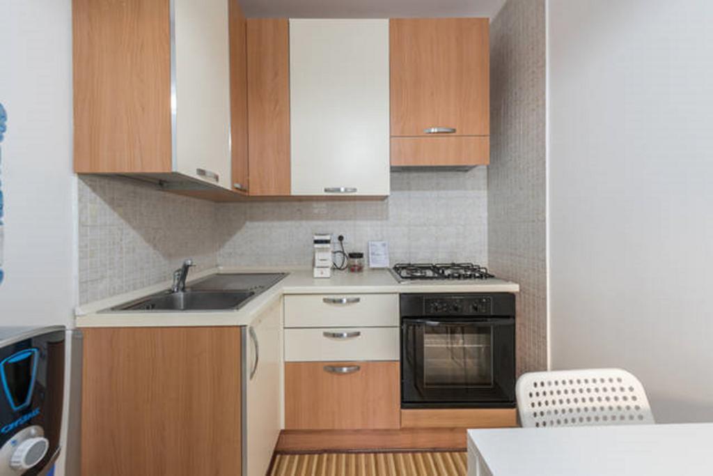 Al Cortile Apartment Бари Екстериор снимка