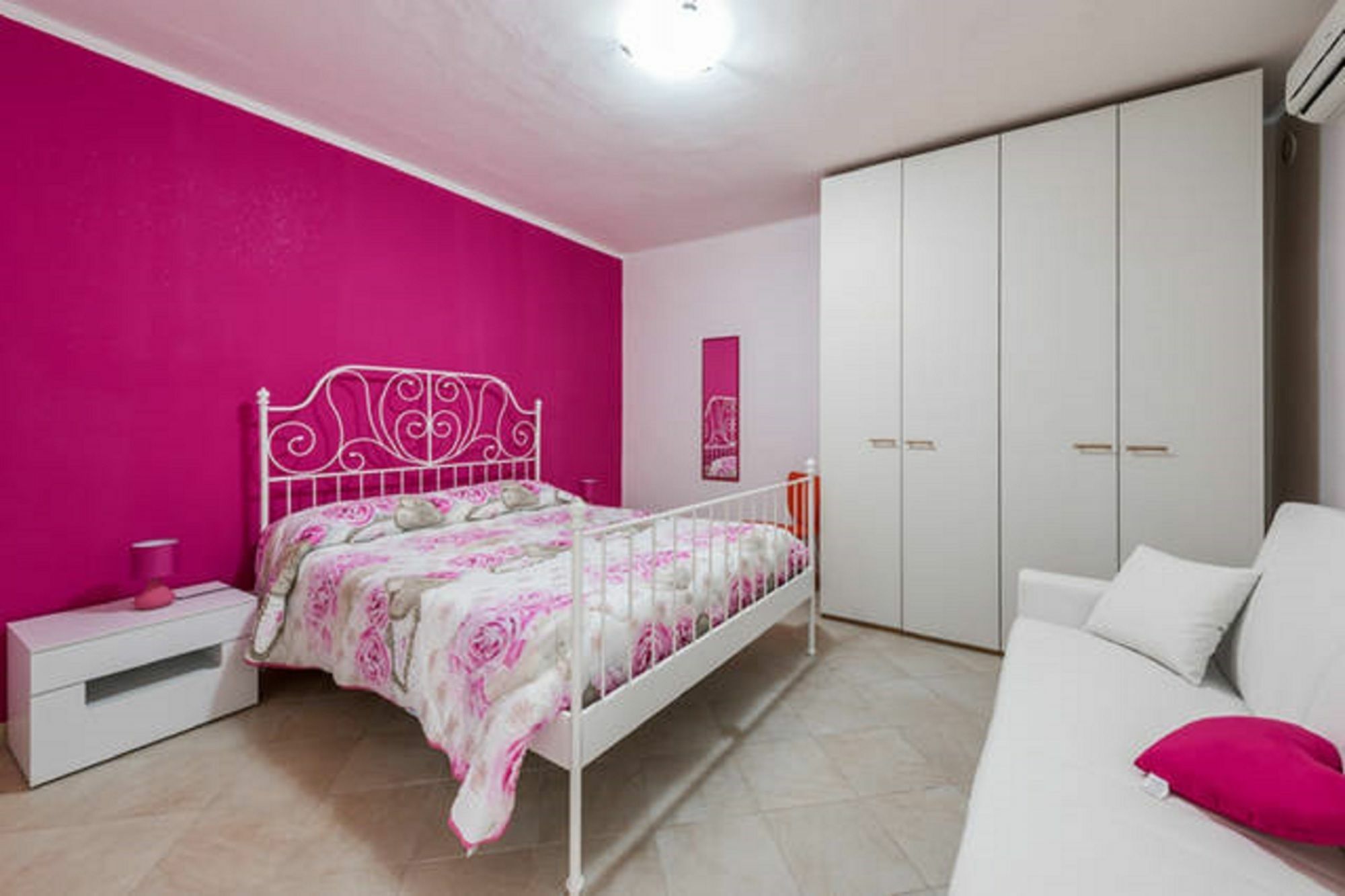 Al Cortile Apartment Бари Екстериор снимка